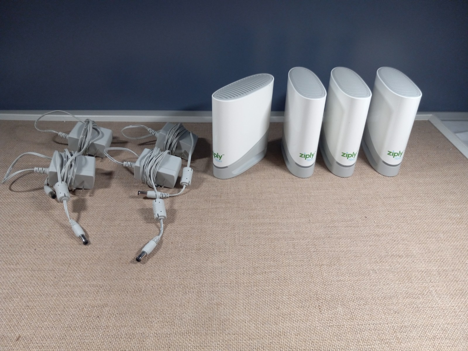 Lot of 4 - Arris X5 Ziply Fiber Model X5042 Easy Mesh Wi-Fi 6 Extender
