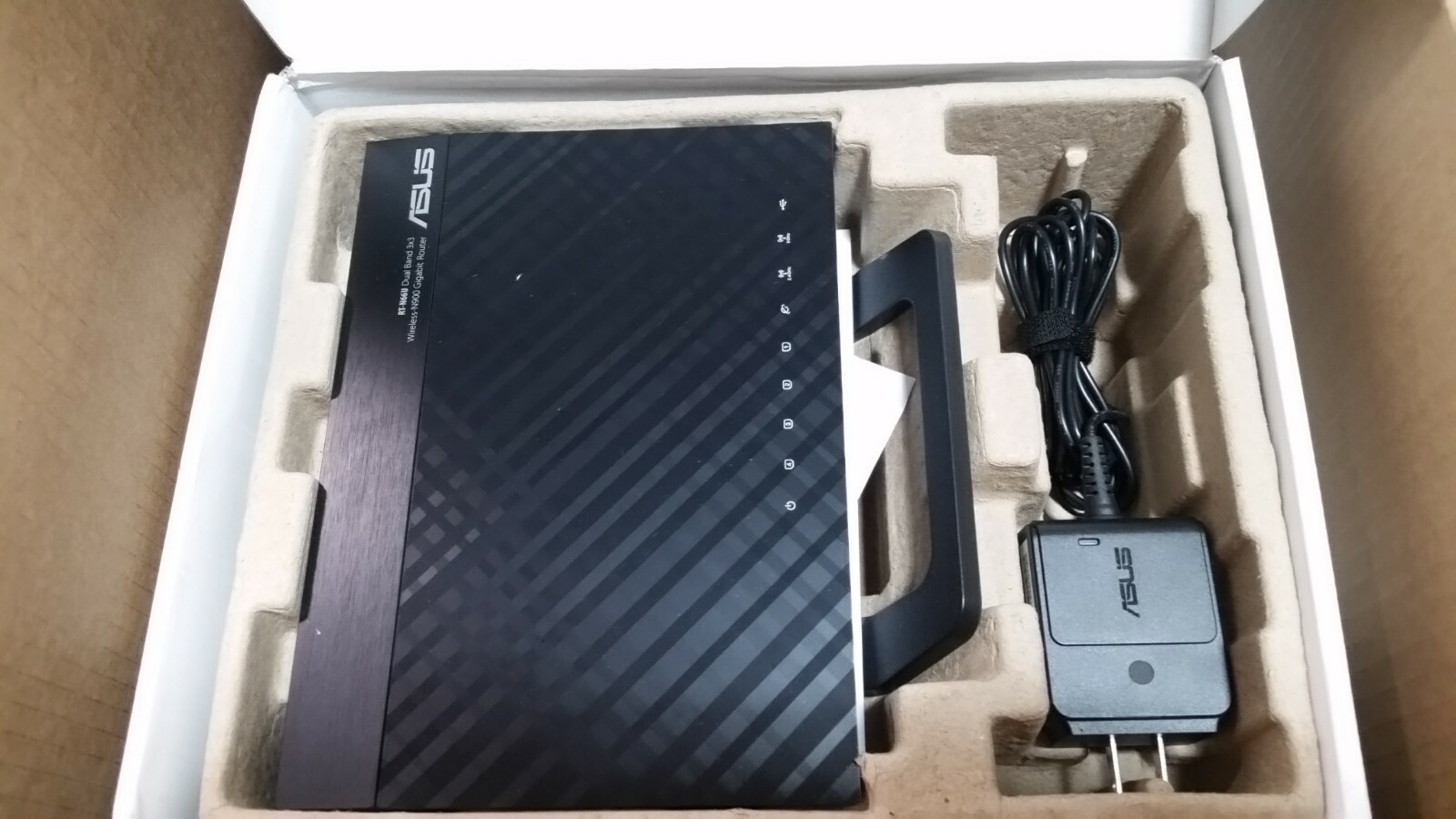 ASUS RT-N66U 450 Mbps 4-Port Gigabit Wireless Dual Band N Router