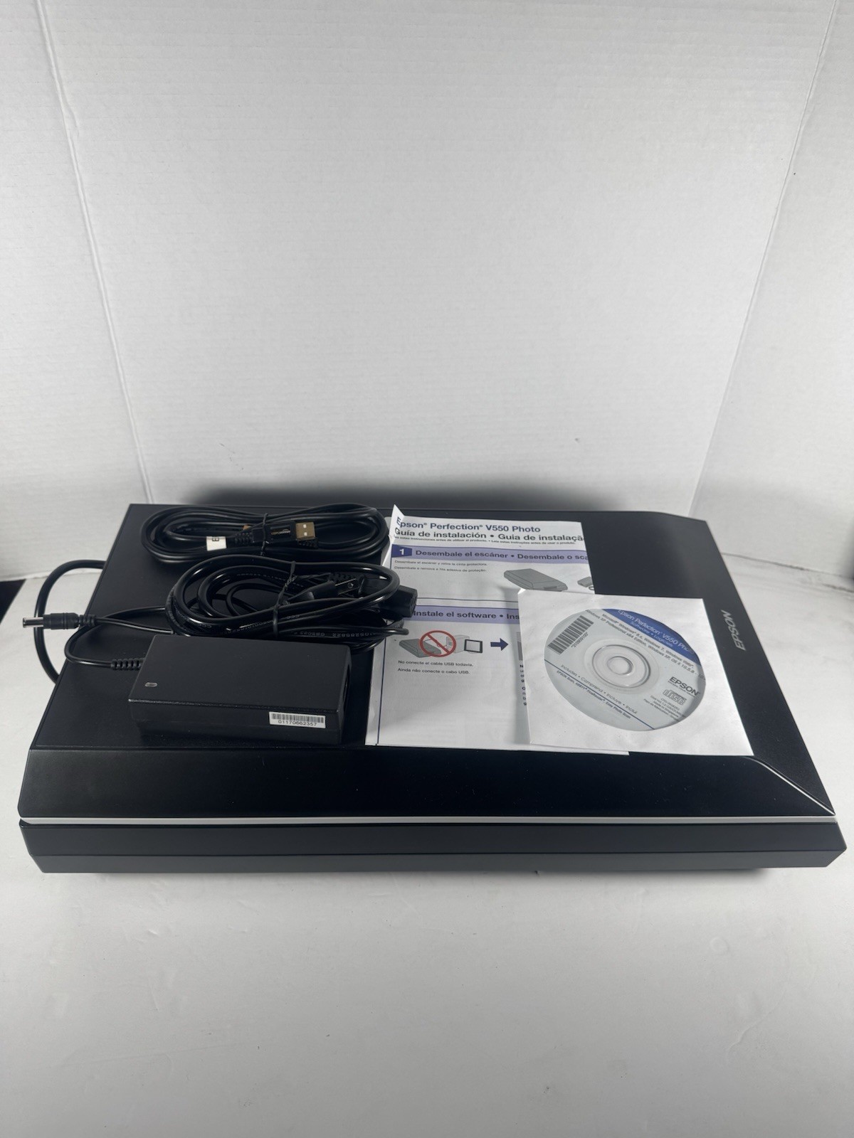 Epson V550 Photo Scanner - No Box - USED ONCE - With Cords & Accessories