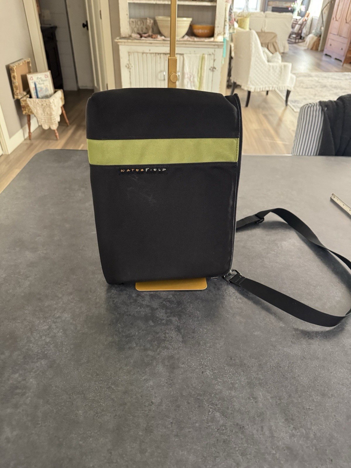 WaterField Designs Essential Crossbody Black