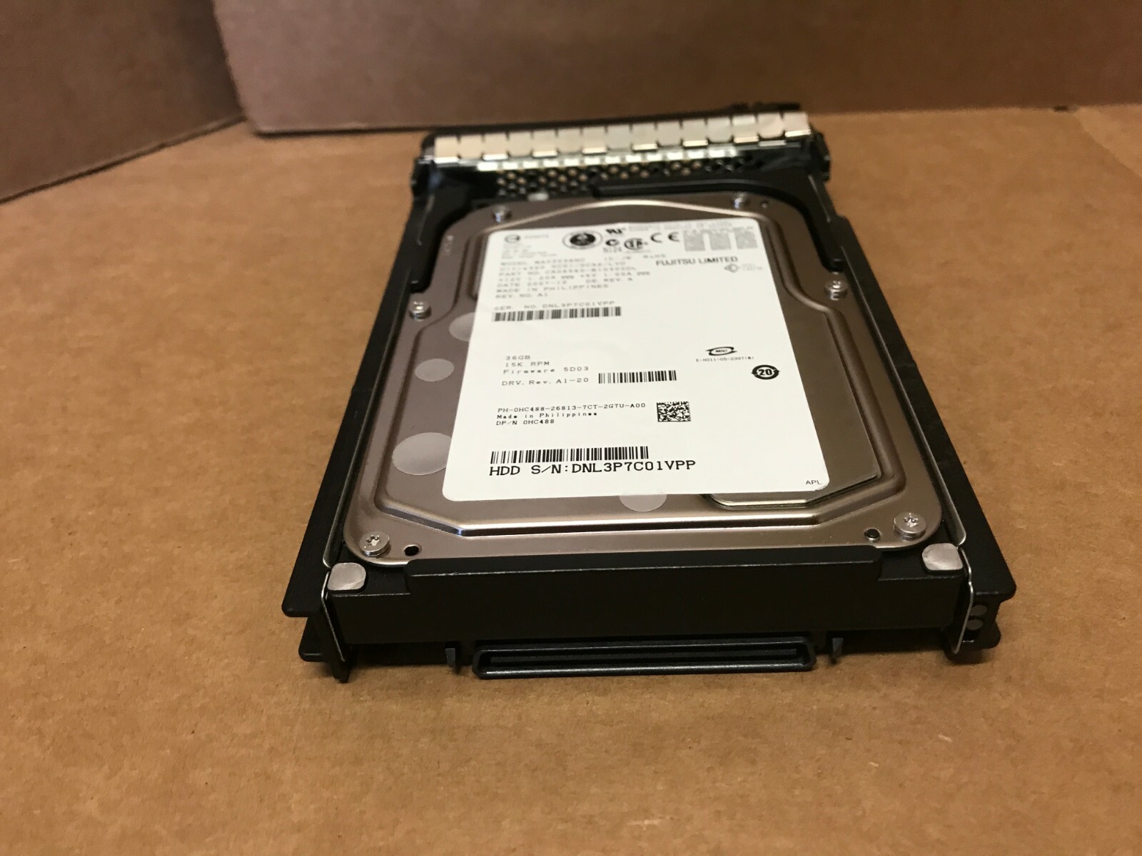 FUJITSU MAX3036NC DELL HC488 36GB  15K 80 PIN  SCSI HARD DRIVE w/ tray