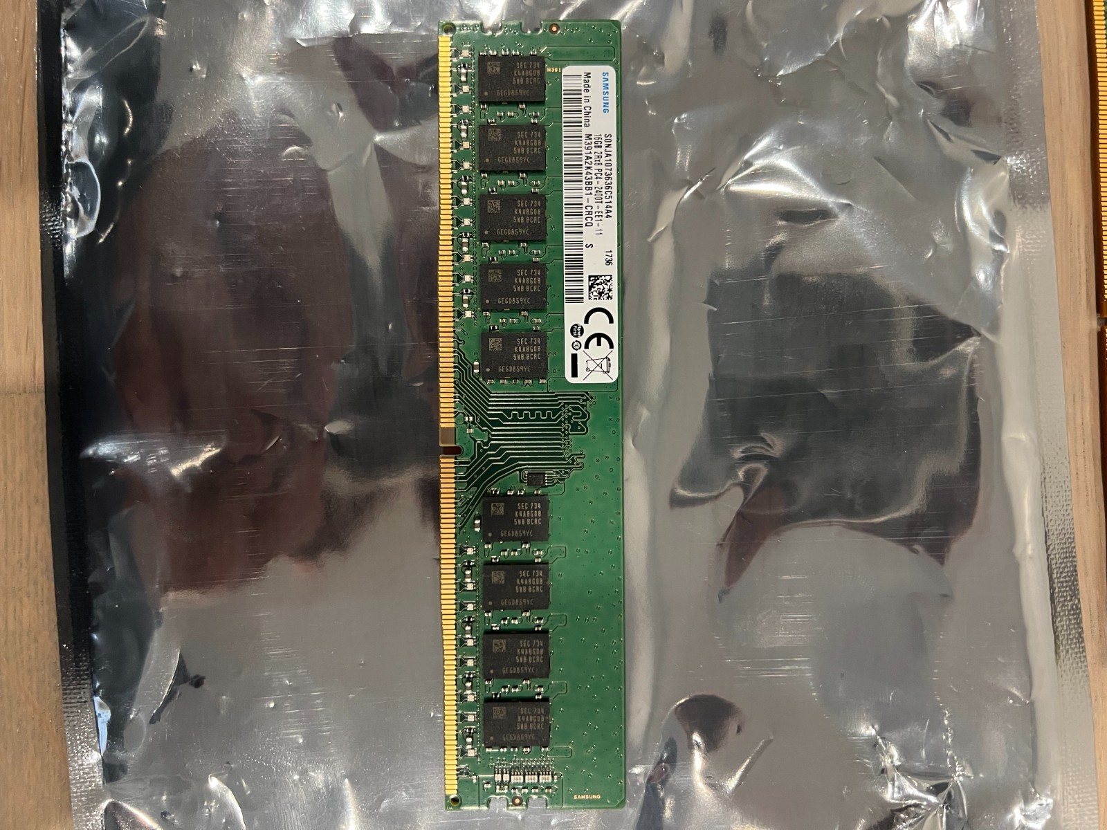 Samsung 16GB DDR4-2400 RDIMM RAM (M393A2K40BB1-CRC) 2Rx8