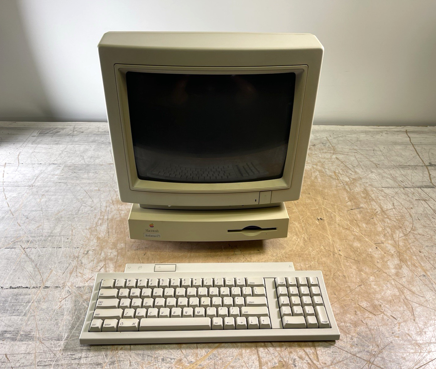 VINTAGE APPLE MACINTOSH PERFORMA 475 DESKTOP COMPUTER W/KEYBOARD & MOUSE - PARTS
