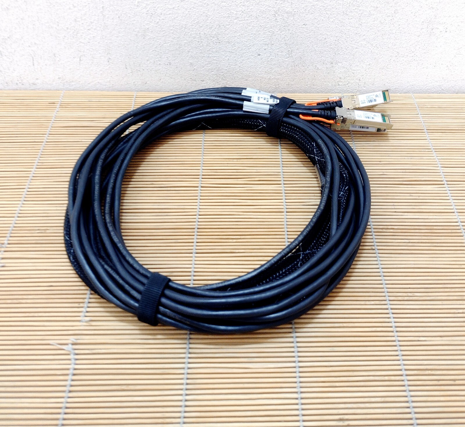 Cisco QSFP-4SFP25G-CU3M 100GBase QSFP 4xSFP25G Passive Copper Splitter