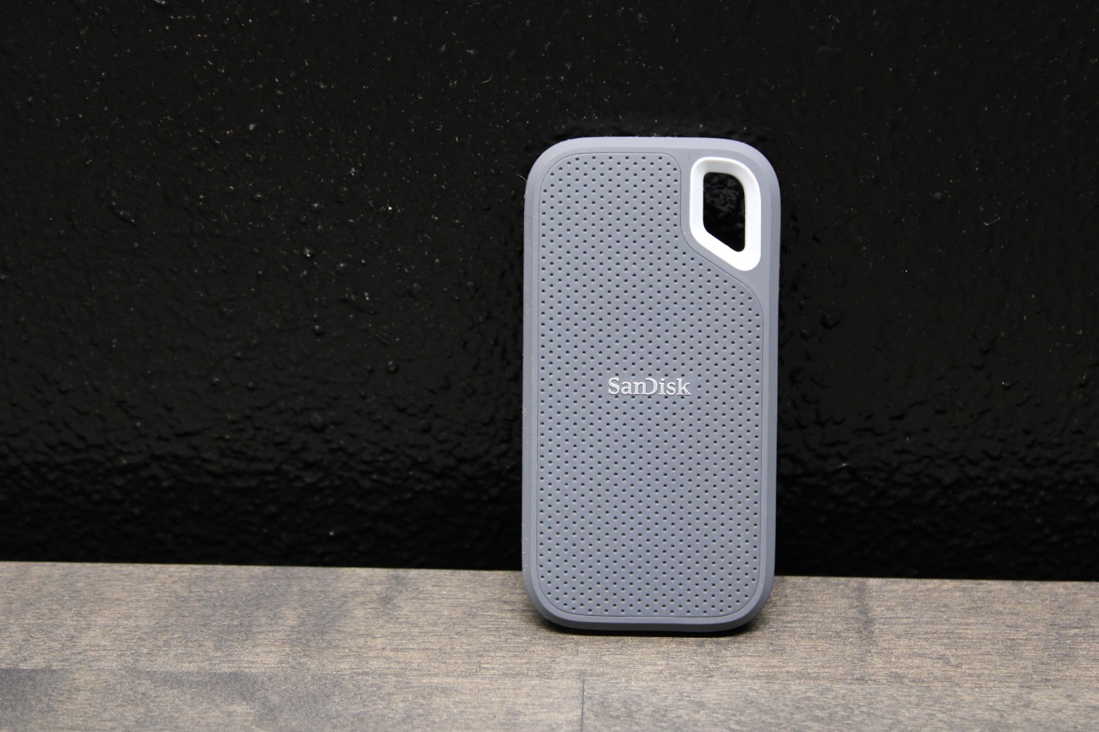 SanDisk Extreme Portable SSD 1TB External USB-C (510Hr. 100% Health)