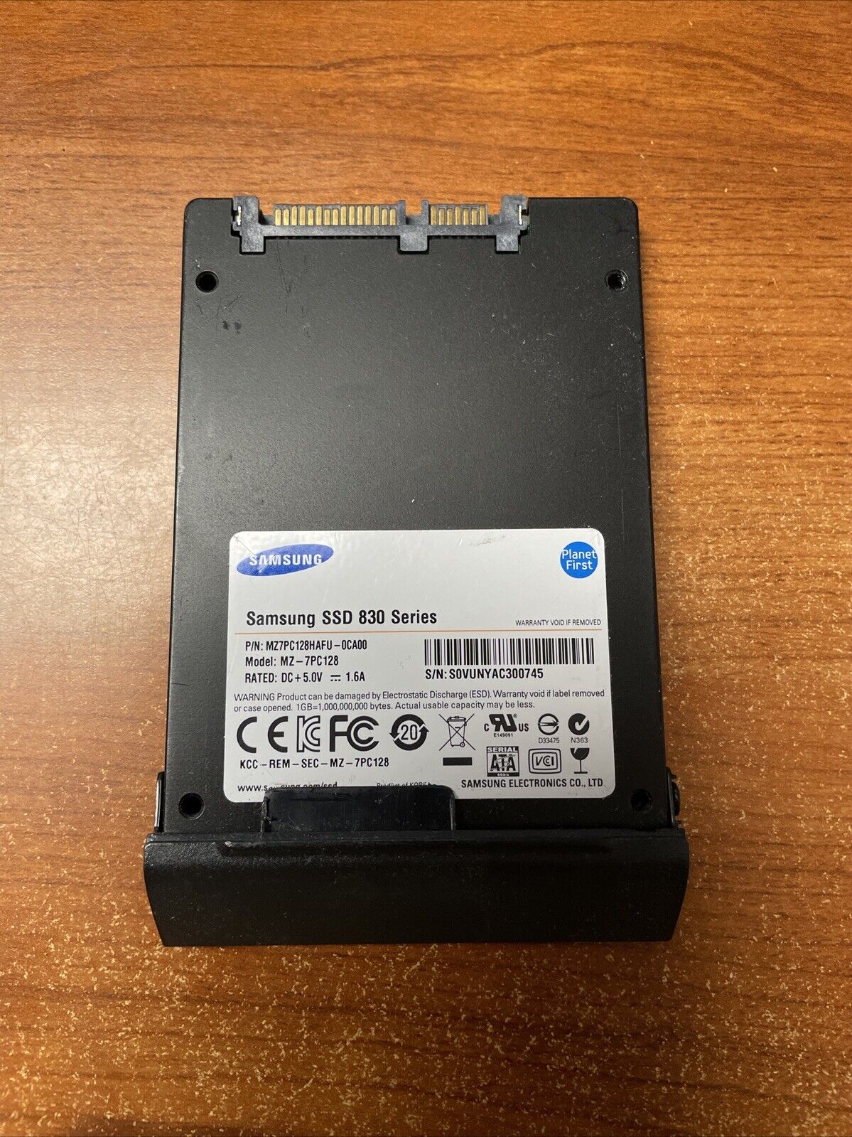 Samsung 830 MZ-7PC128 128 GB 2.5 in SATA III Solid State Drive