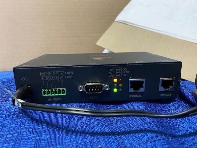 Avocent Cyclades ACS1 Console Server