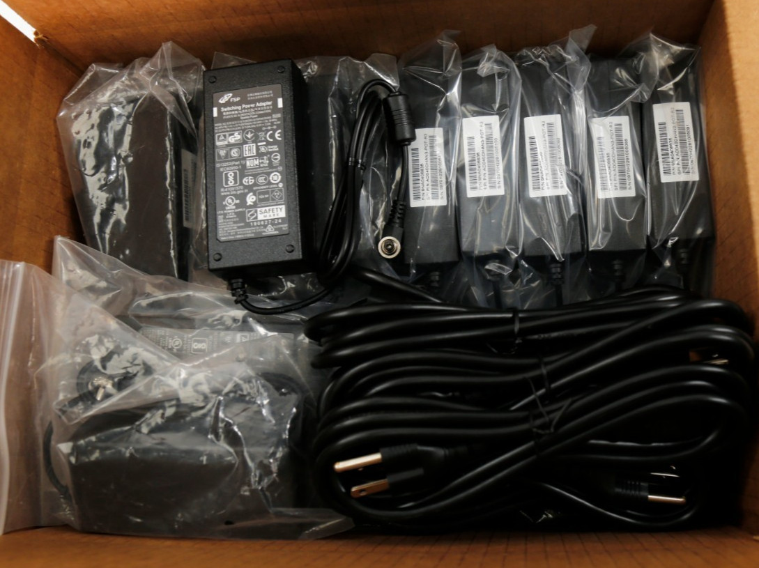 Lot of 36 Genuine FSP FSP040-DHAN3 AC Power Adapters 40W 12V 3.33A