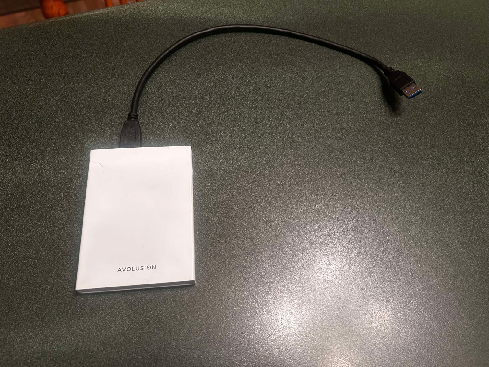 Avolusion HD250U3-WH 1TB Portable External Drive