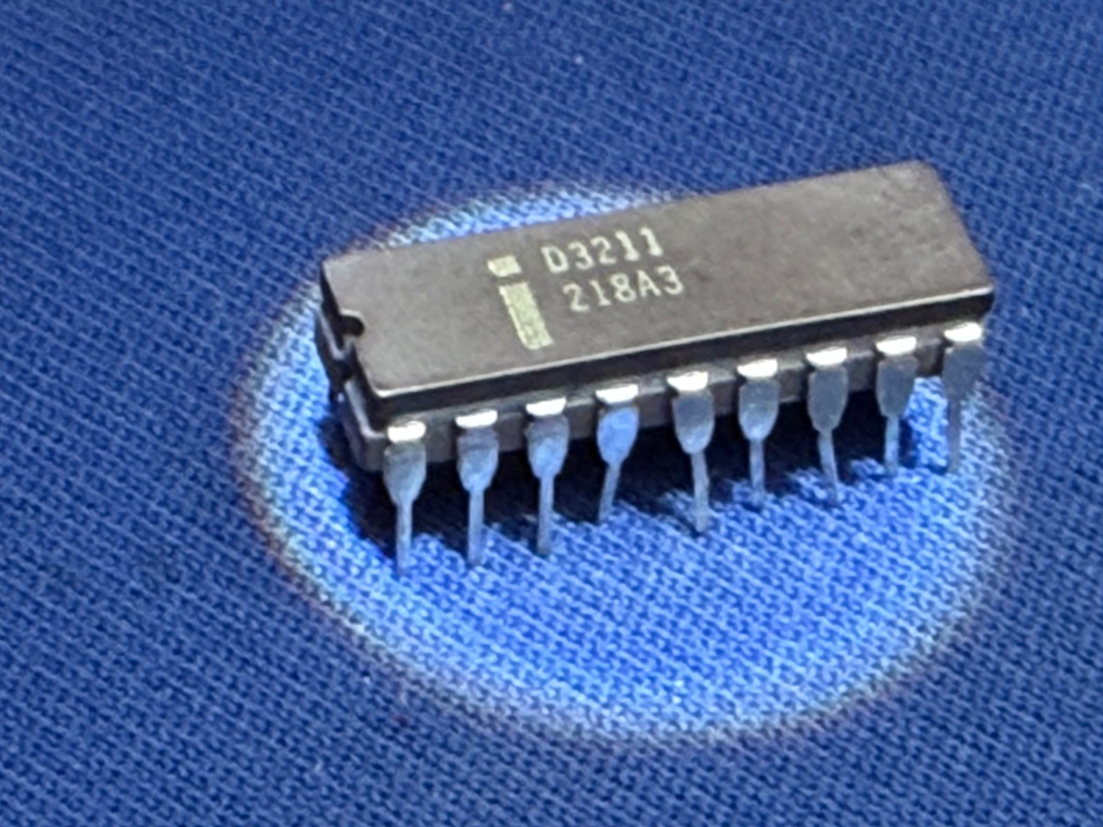 D3211 INTEL RAM 18-PIN CERDIP OLD STYLE VINTAGE 1975/76 RARE LAST ONES QTY-1