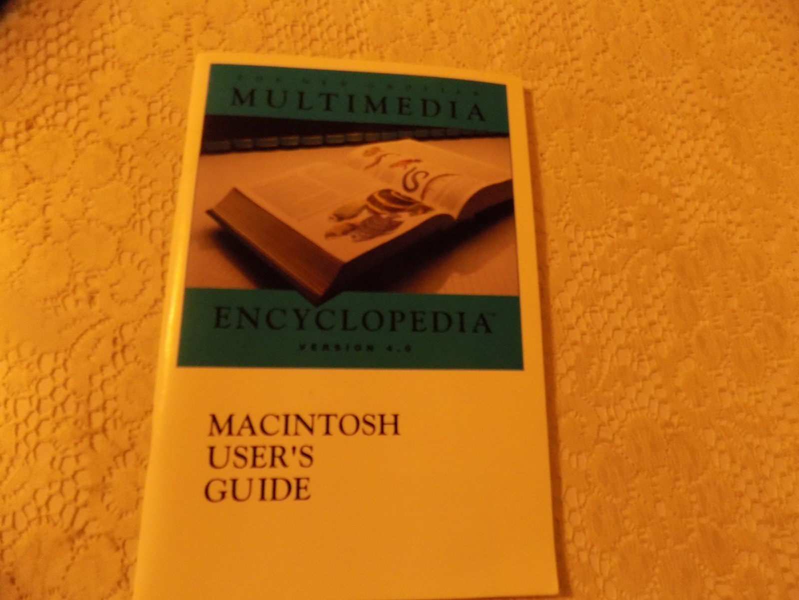 Vintage 1992 Apple Macintosh User’s Guide Multimedia Encyclopedia NICE