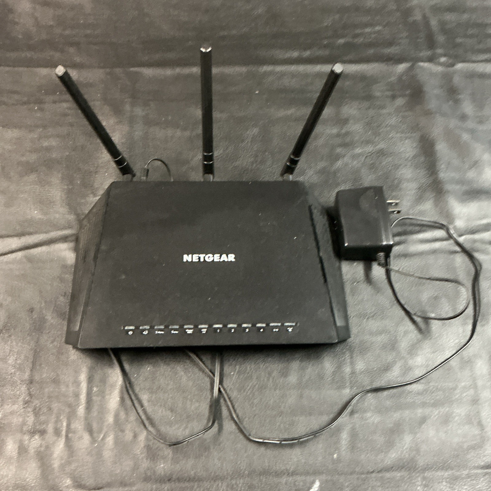NETGEAR Nighthawk AC1750 R6700v3 Dual-Band Router 4-Port USB 3.0 Black