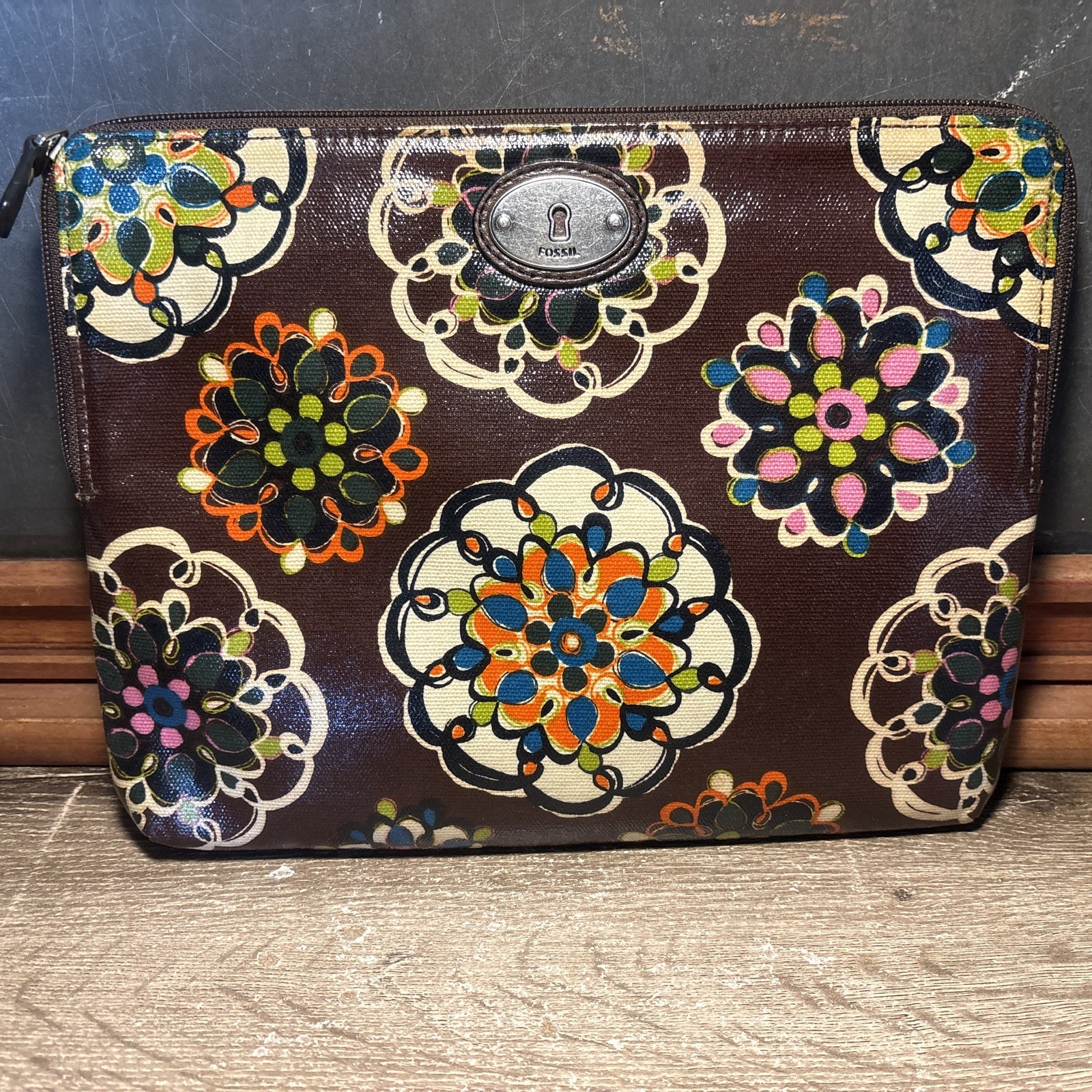 Fossil Key-Per Zipper Tablet iPad/Tablet Case 8.5”x10.5” Coated Canvas Floral D2