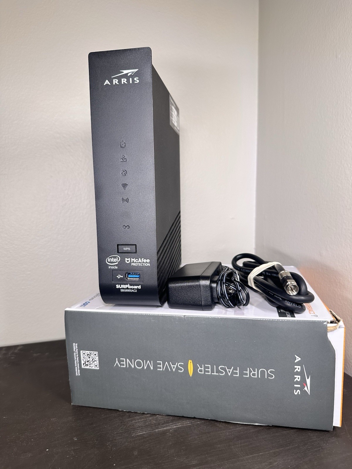 ARRIS Surfboard SBG6950AC2 Cable Modem & Wi-fi Router With McAfee *TESTED*