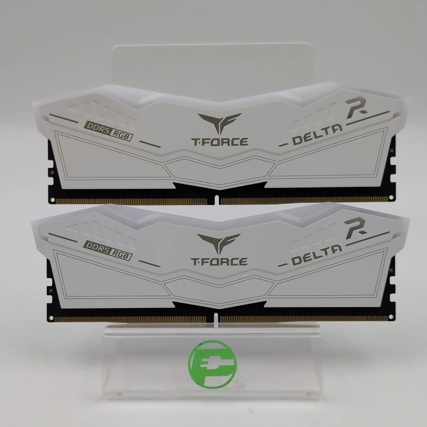 TeamGroup T-Force Delta RGB 32GB (2x16GB) RAM DDR5 6000MHz FF4D516G6000HC38ABK