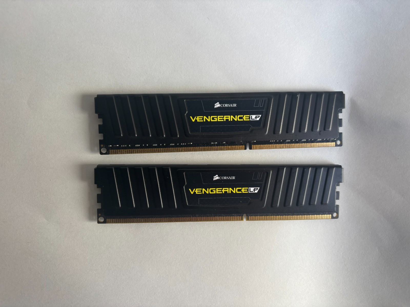 CORSAIR VENGEANCE LP 16GB ( 2X8GB ) DDR3 523028 DESTOP MEMORY CML8GX3M2A1333C9