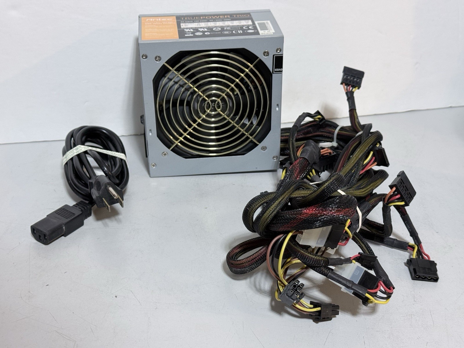 ANTEC TruePower Trio TP3-550 550W PC Power Supply 