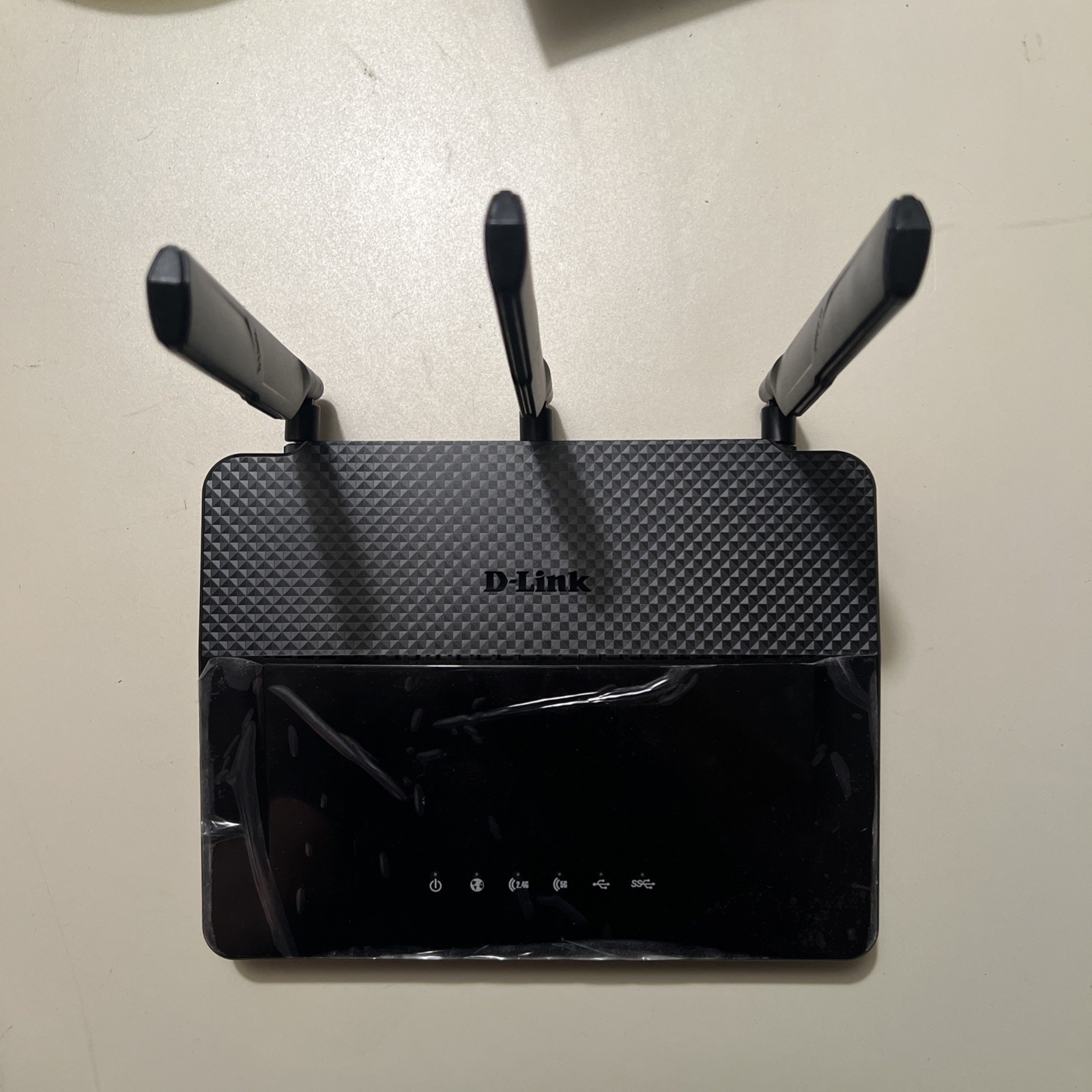 D-LINK DIR-880L WIRELESS AC1900 DUAL BAND GIGABIT CLOUD Router 1 broken antenna