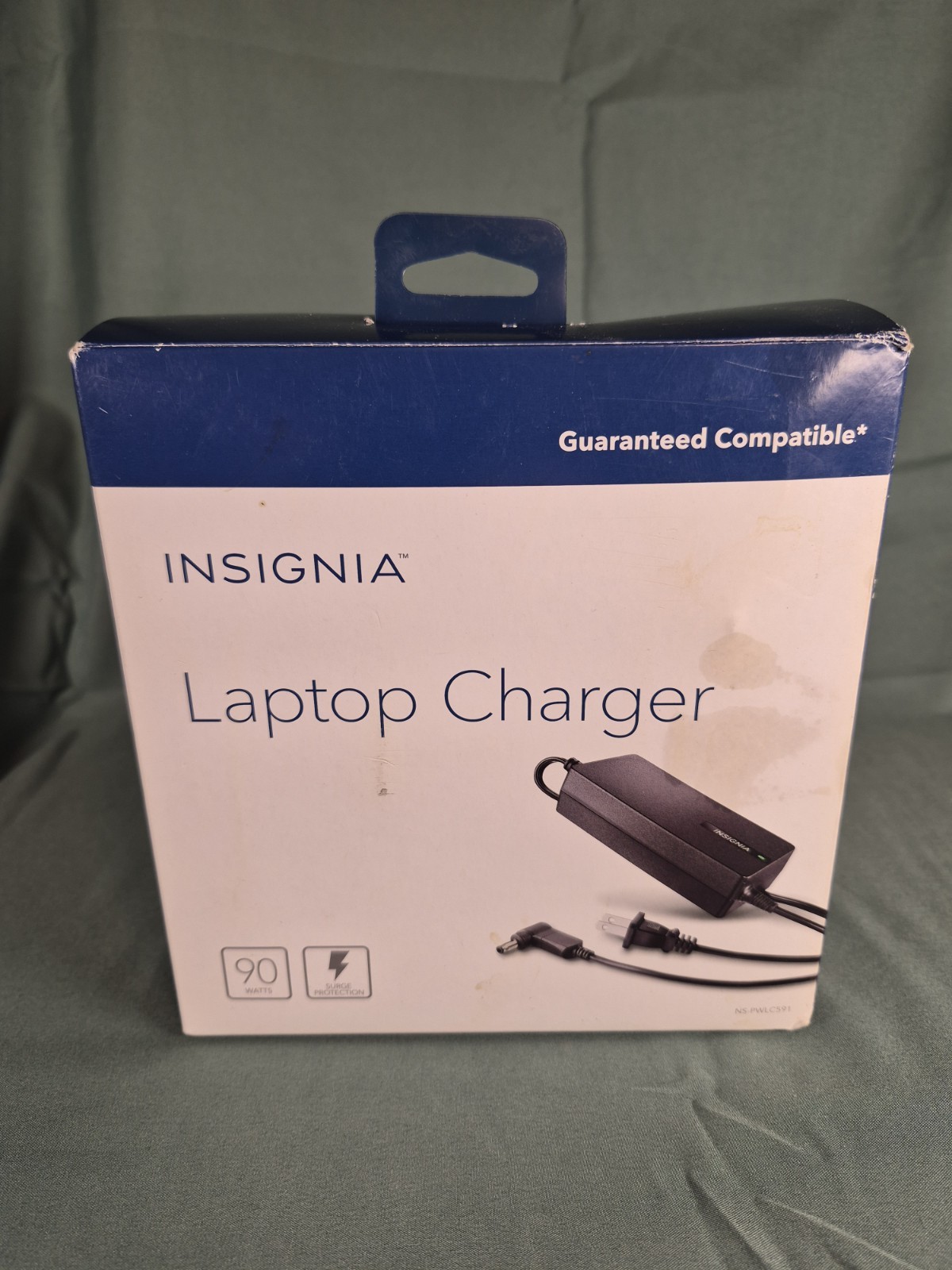 Insignia 90W Universal Power Adapter NS-PWLC591 with Interchangeable Tips