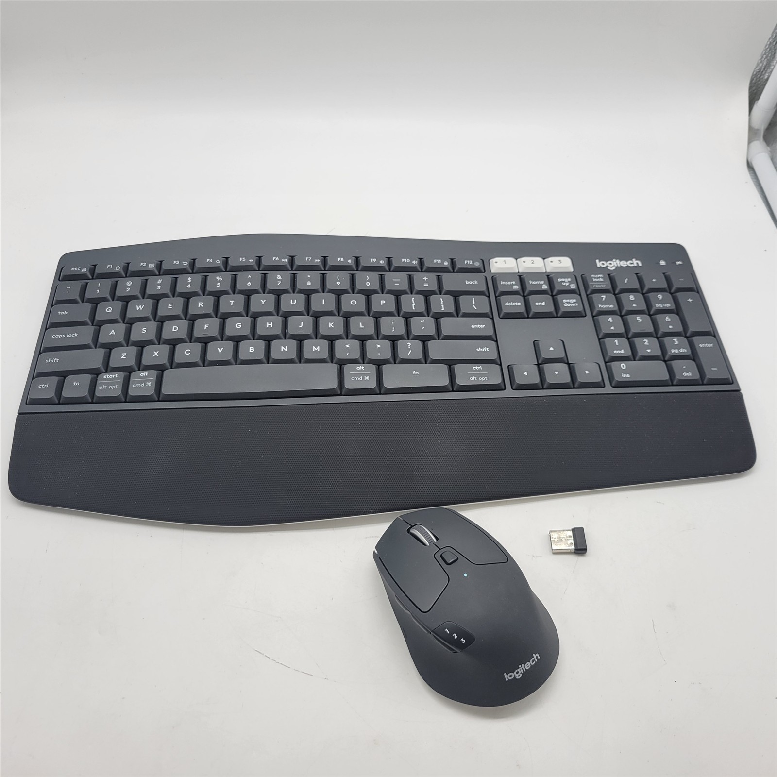Logitech MK850 Performance Wireless Keyboard and Mouse Combo