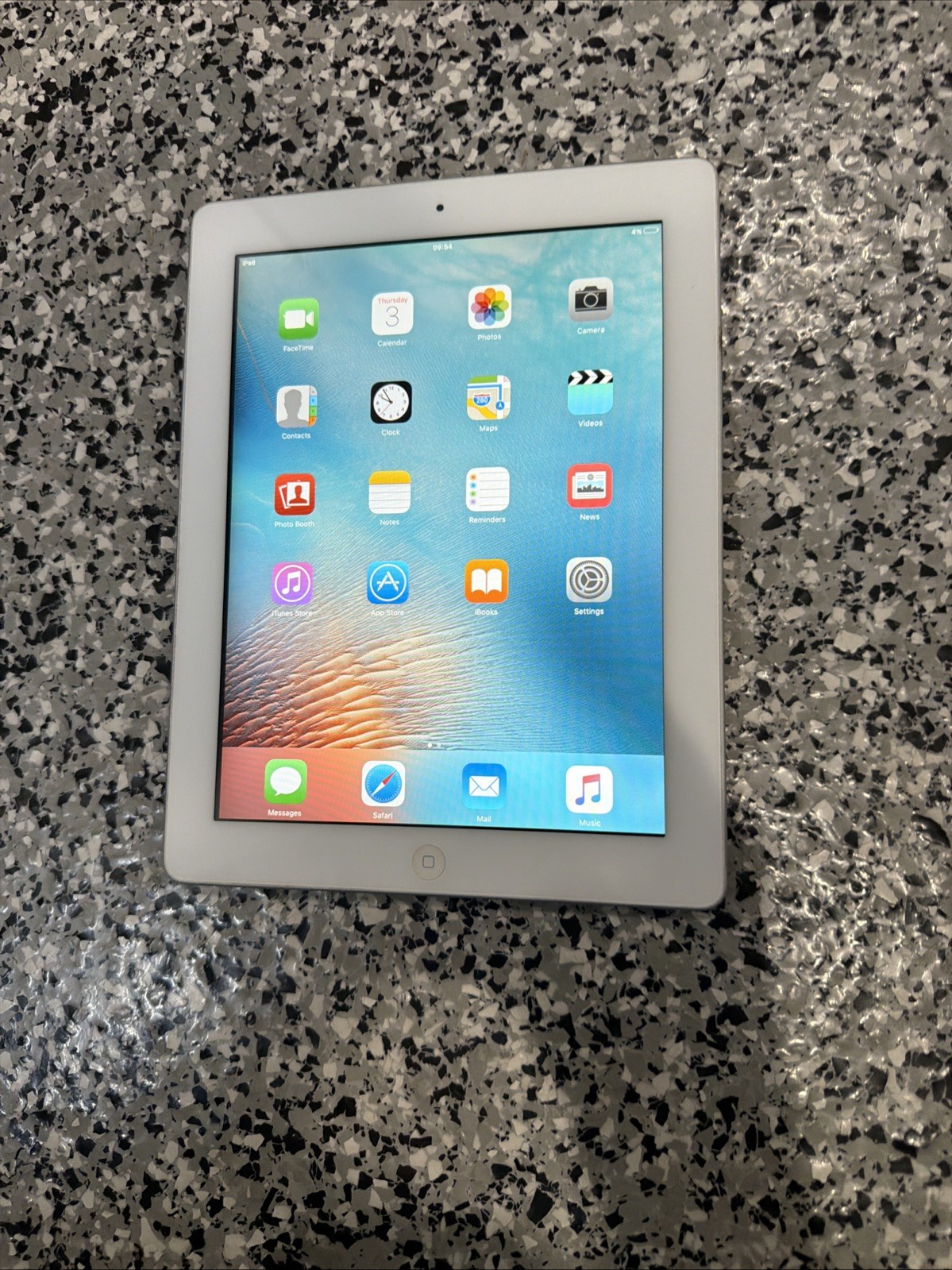 Apple iPad 2nd Generation 32GB Wifi White