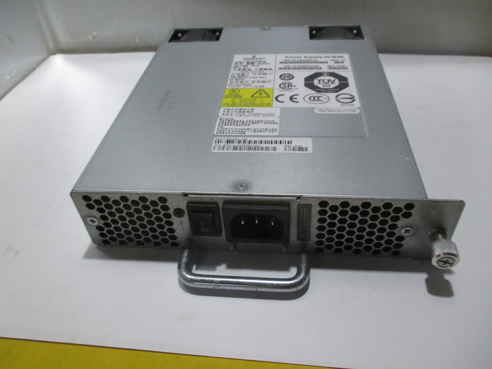 Brocade 23-0000092-02 ALM2B Emerson 7001485-J000 EMC 105-000-165 Power Supply