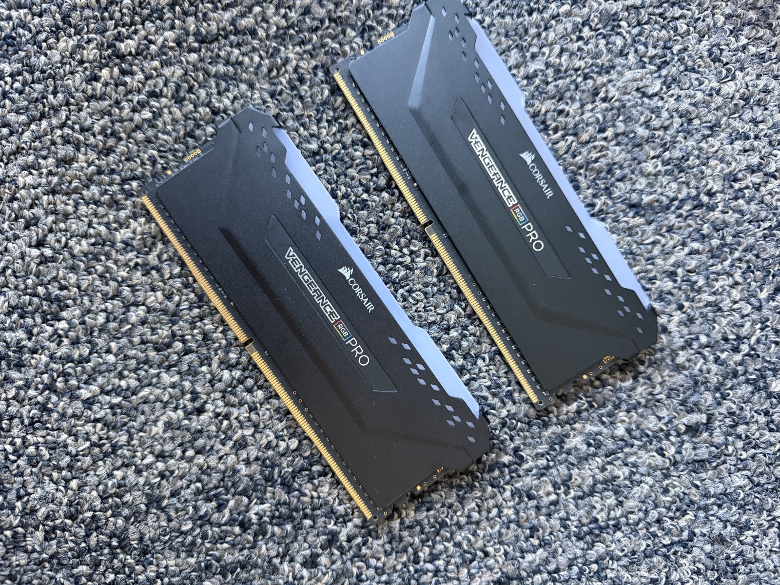 Corsair Vengeance RGB Pro 16GB (2x8GB) RAM DDR4 3200MHz CMW16GX4M2C3200C16