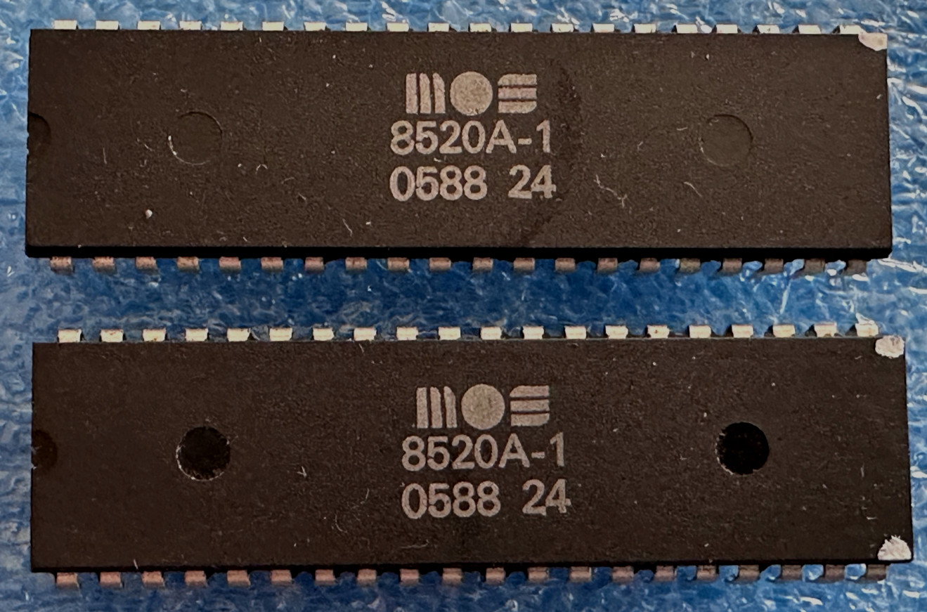 8520A-1 CSG/MOS ODD EVEN (x2) from an Amiga 2000 Rev.6.2 # 05 88