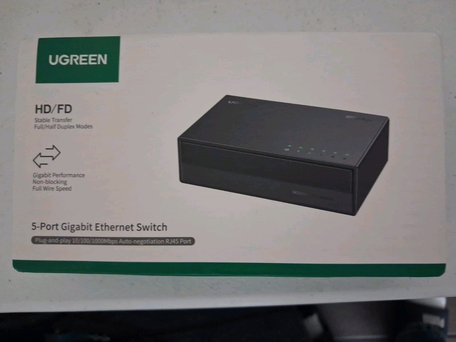 UGREEN Ethernet Switch, 5 Port Gigabit Splitter, Plug & Play, Black CM833