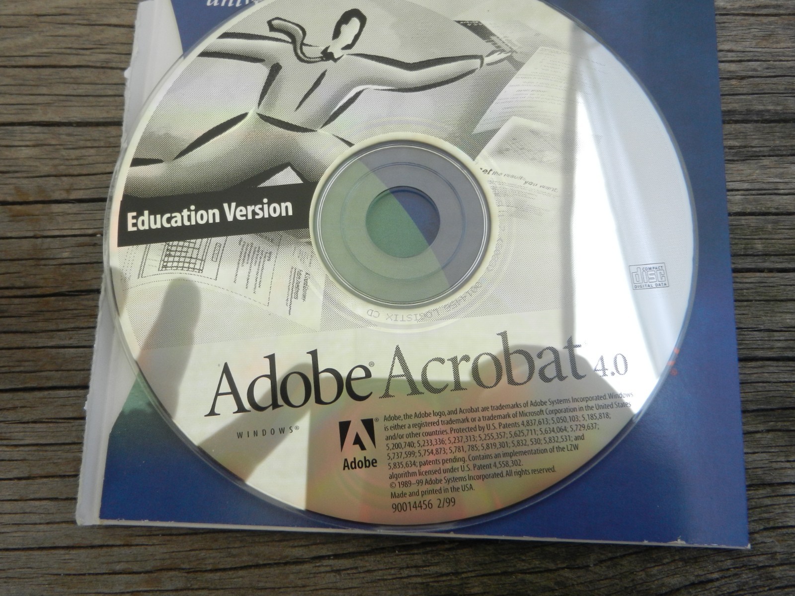 Adobe Acrobat 4.0 CD disc • Windows Education Version CD-ROM DISC