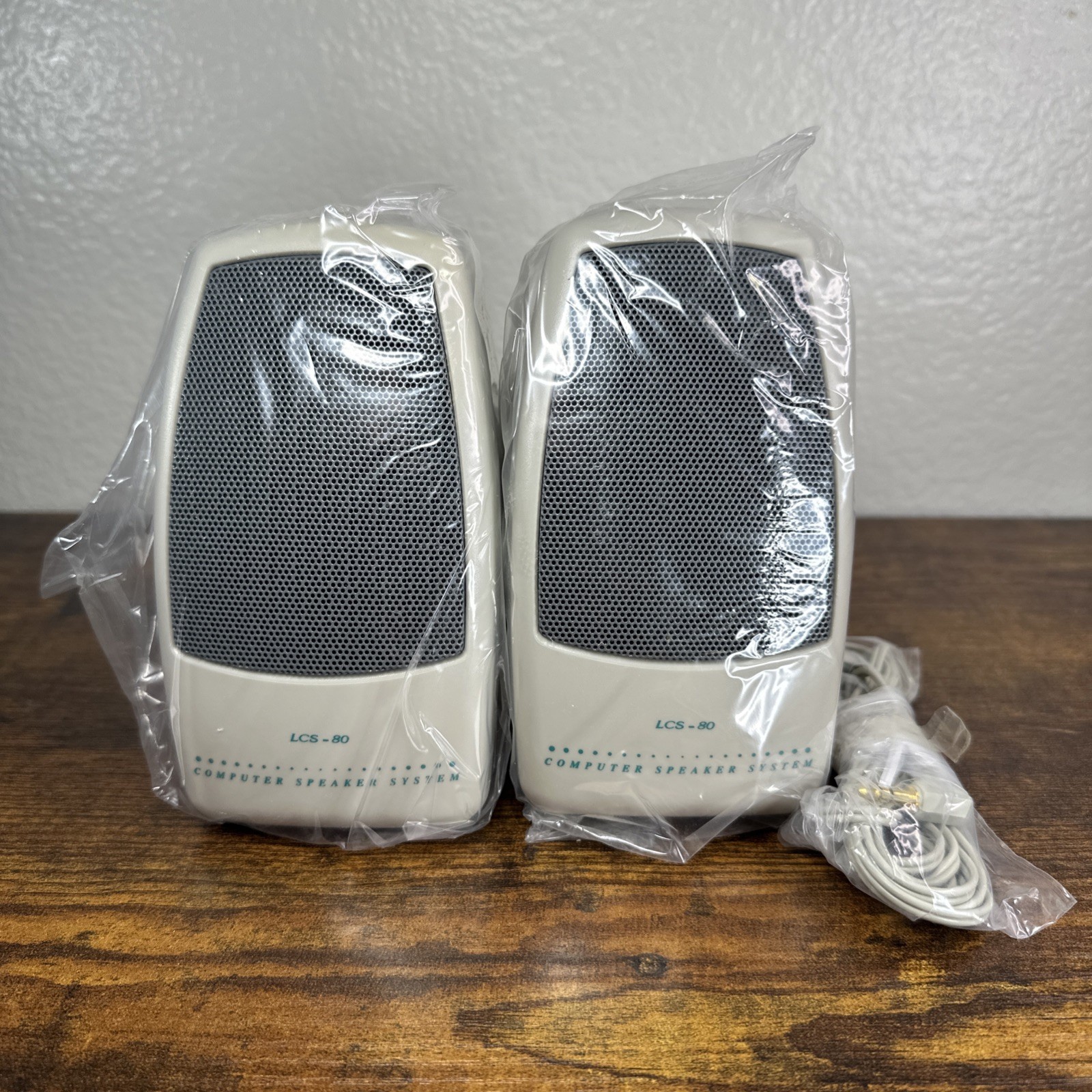 VTG Labtec LCS-80 Multimedia Computer Speakers NEW NOS Retro PC Gaming Win 95 98