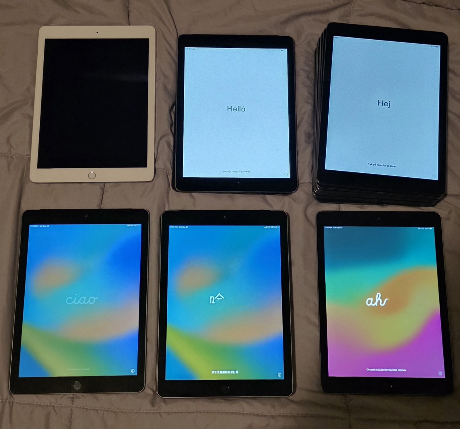Lot of 17 Apple iPads Air A1474 A1475 A1567 5th 6th Gen