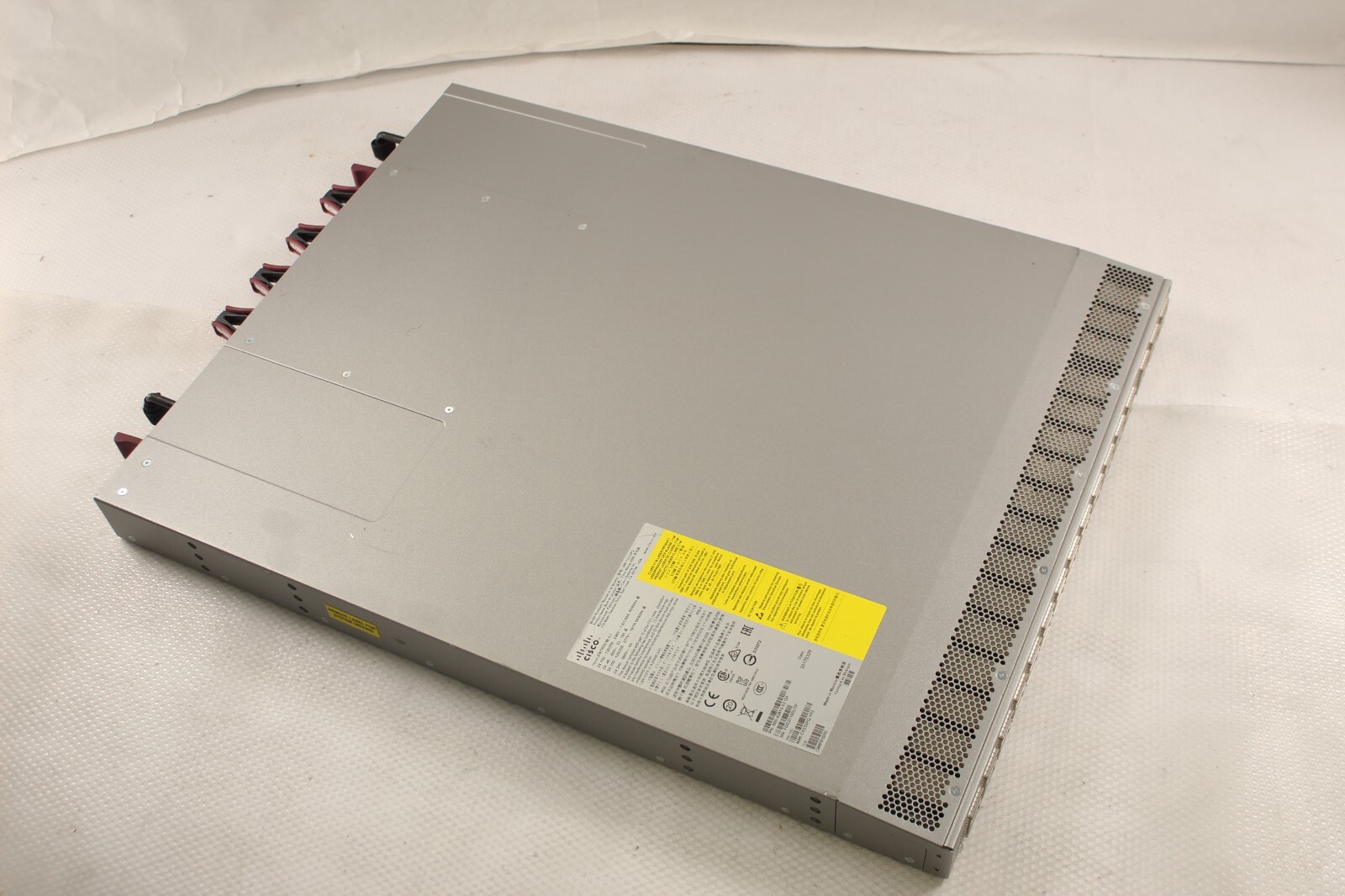 Cisco Nexus 9300 N9K-C9332PQ V03 32 x 40-Gbps QSFP+ Port 800-42819-03 Switch