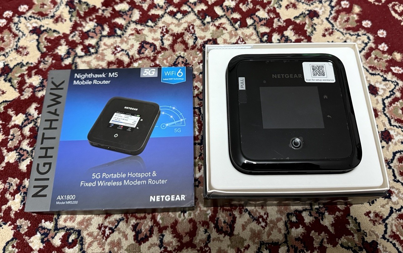 NETGEAR Nighthawk M5 5G WiFi 6 Mobile Router MR5200-100NAS