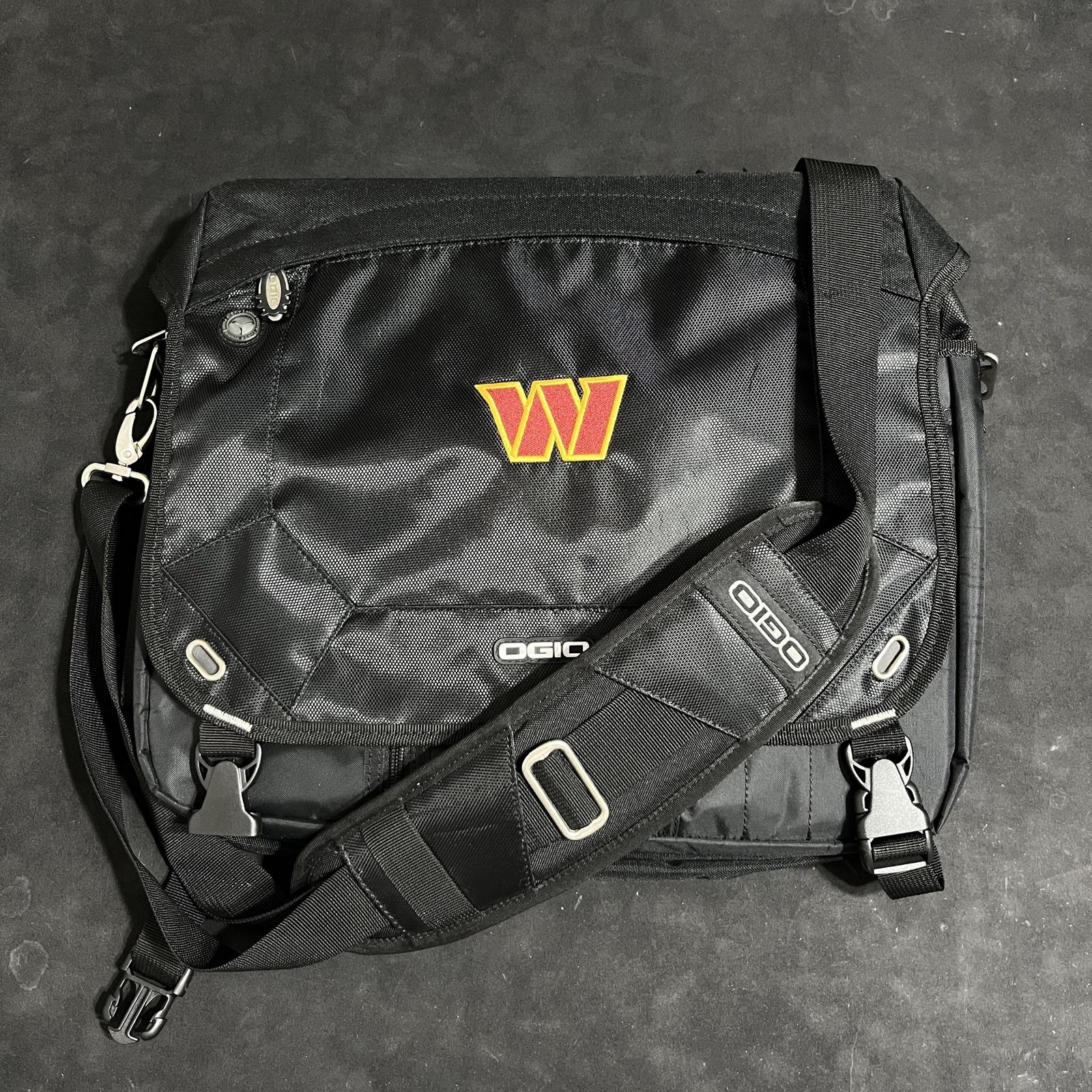 OGIO Black 15 In Laptop Messenger Shoulder Bag Padded Work Washington Commanders