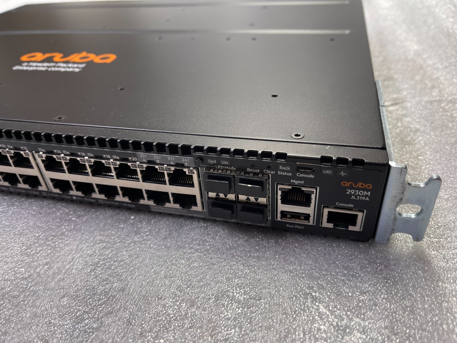 JL319A 2930M 24G HPE Aruba 1-slot L3 Gigabit Switch NO POWER SUPPLY USED