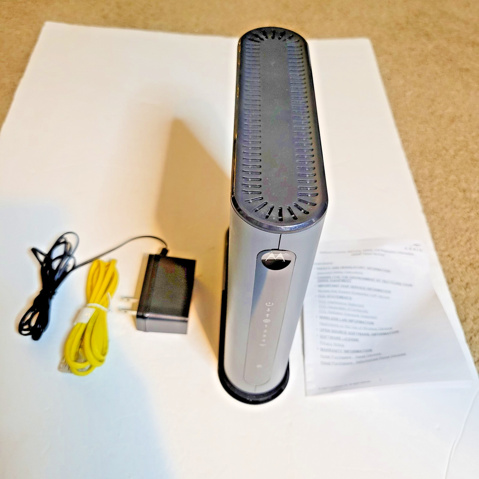 Motorola MG7310 DOCSIS 3.0 N300 Cable Modem w Wi-Fi Gigabit Router TESTED