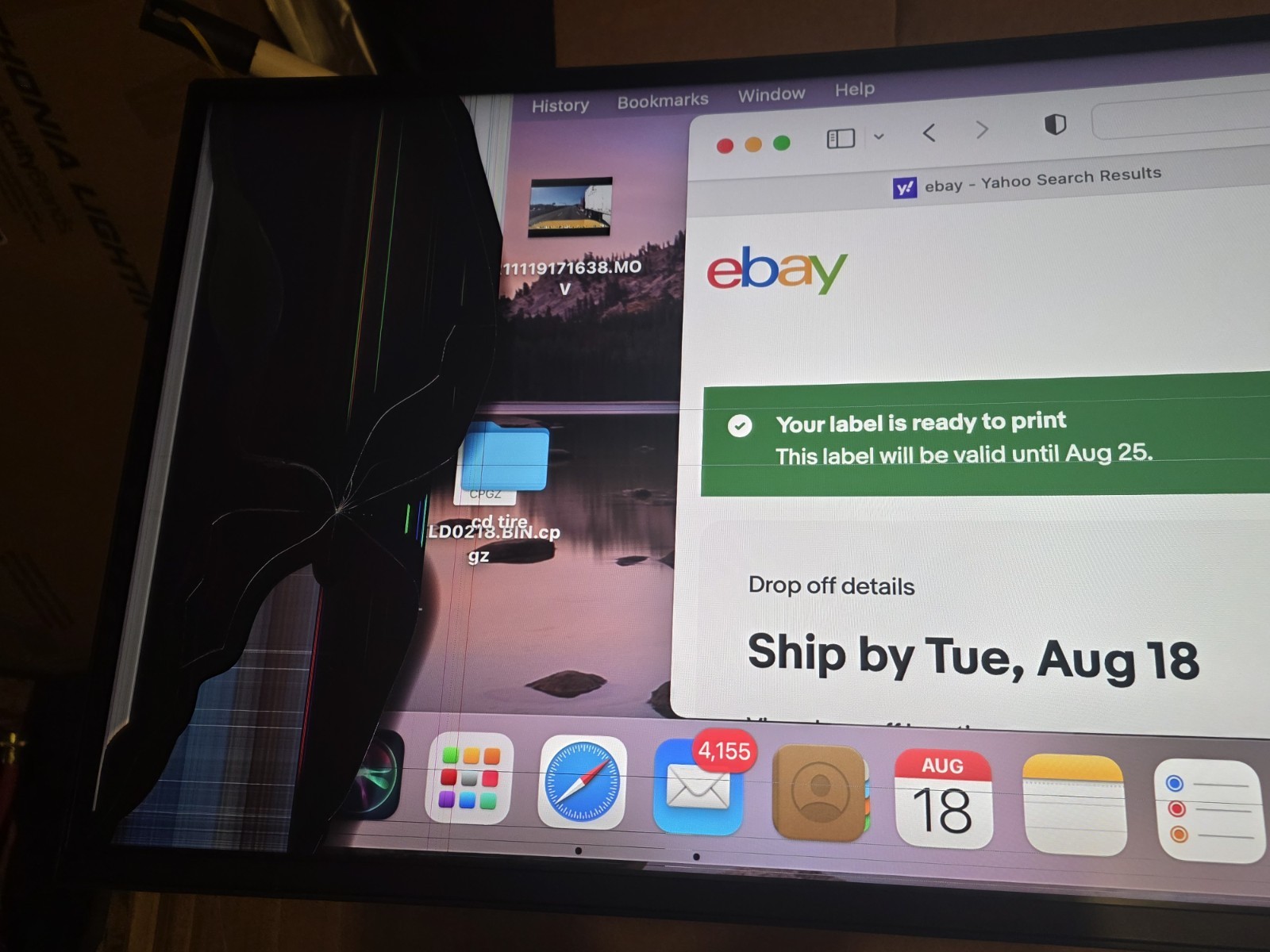 Dell UltraSharp U4924DW 49” Curved Monitor Cracked , Powers On For Parts/Repair