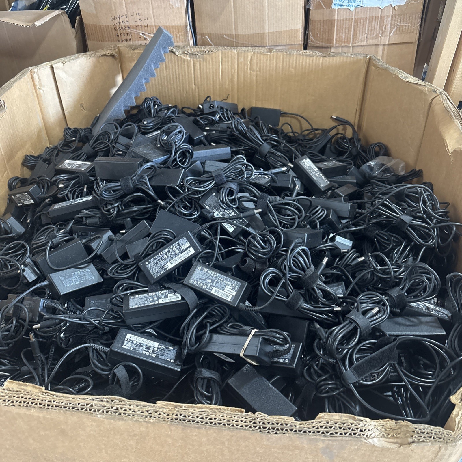 HP 65W BigTip Lot Of 50x 19.5V 3.33A Power Adapter 7.4mm  With Cables Got 2500