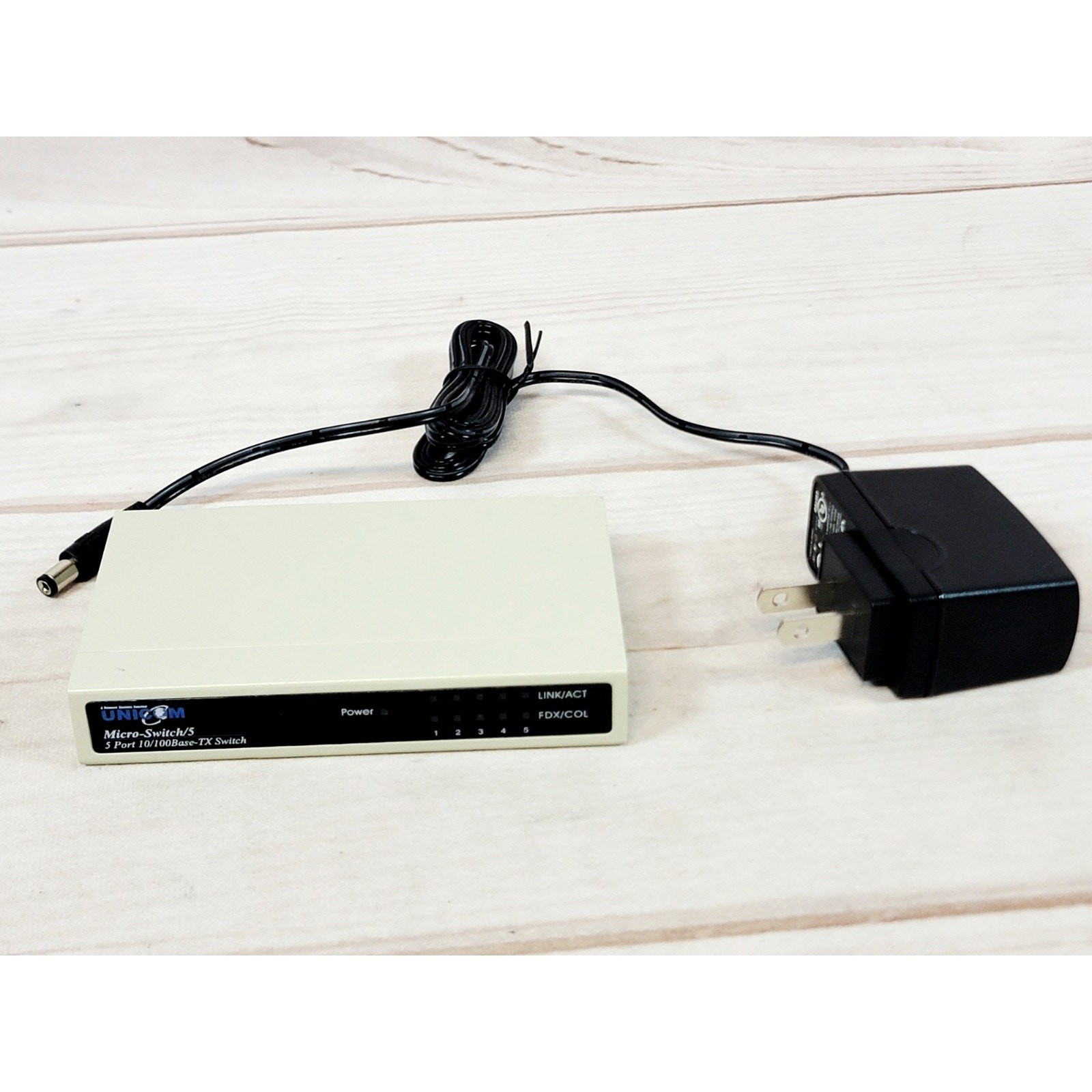 UNICOM FEP-32005T-1 Micro-Switch-5 5-PORT 10/100BASE-TX Switch W/ AC Adapter