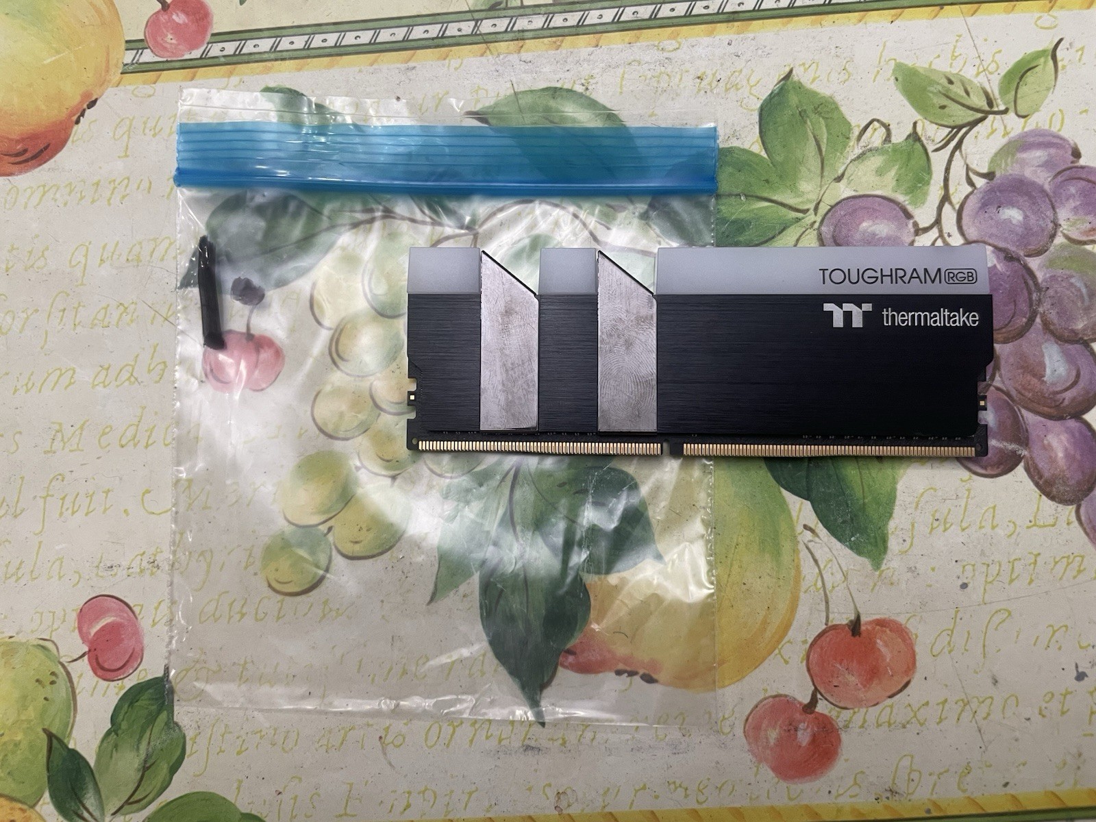 ThermalTake Toughram RGB DDR4 8GB Stick Tested And Working