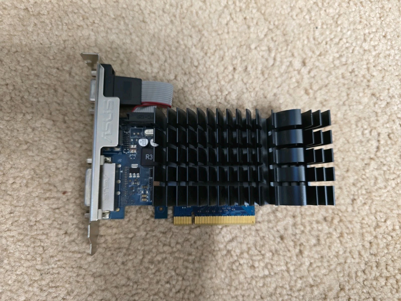 GT630-SL-2GD3-L ASUS Nvidia GeForce GT 630 2GB GDDR3 128-Bit HDMI / DVI-D / HDCP