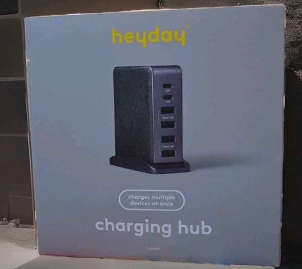 6-Port Charging Hub Vertical 2C + 4A - heyday™ Black Saffiano: USB Tower Charger