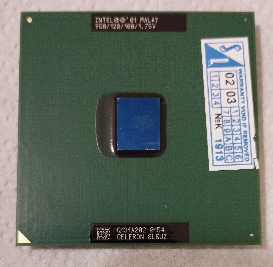 Intel Celeron 950MHz / 128 / 100 / 1.75V SL5UZ Socket Processor 370 Coppermine