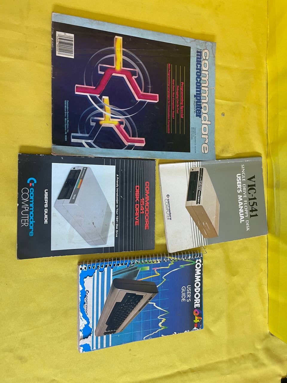 Lot of 4 Commodore 64/1541 Manuals & Microcomputer Magazine RE