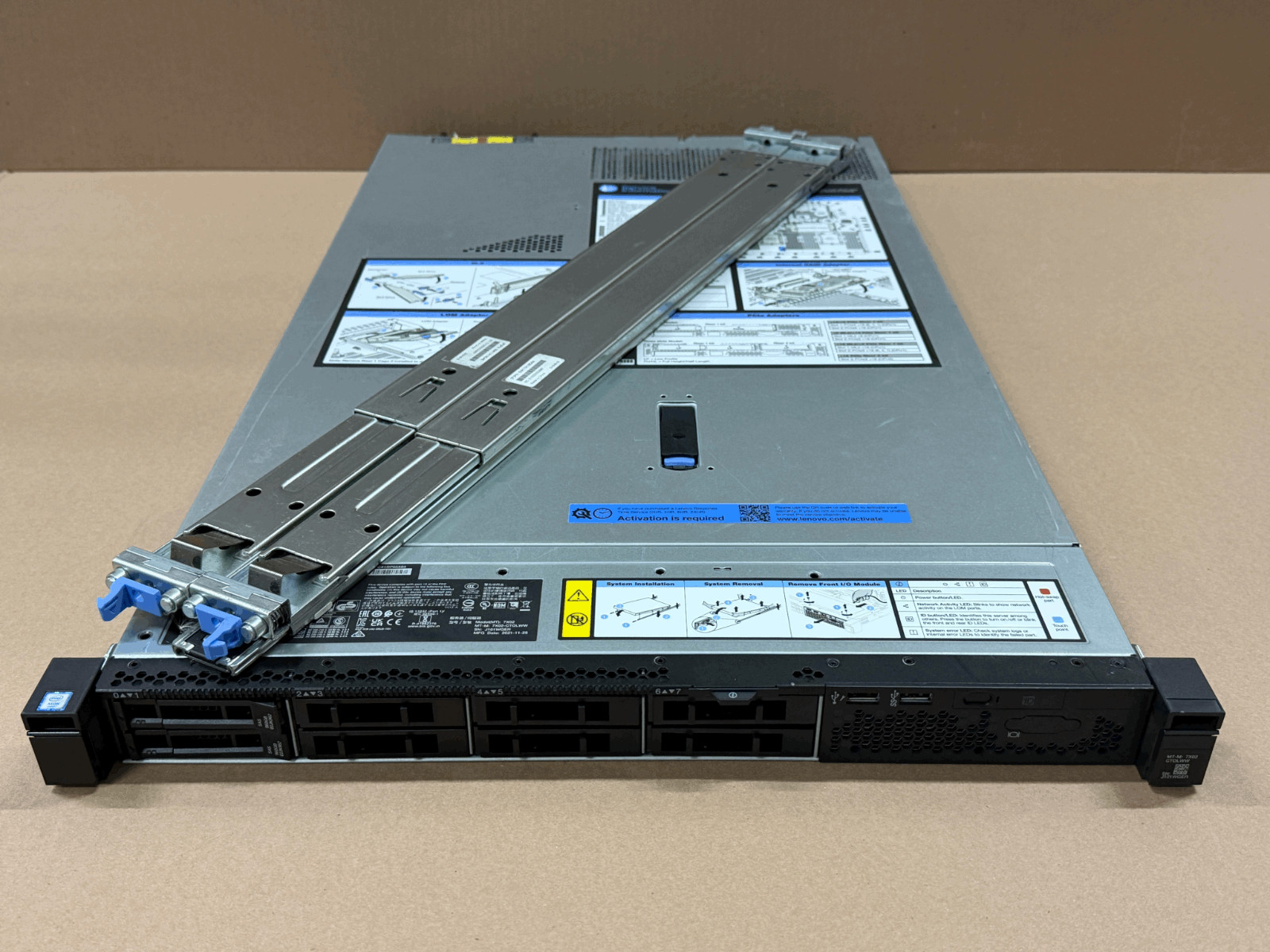 Lenovo SR630 2x Xeon Gold 6140 2.3GHz 16GB 530-8i RAID 8SFF 1U Server w/Rails