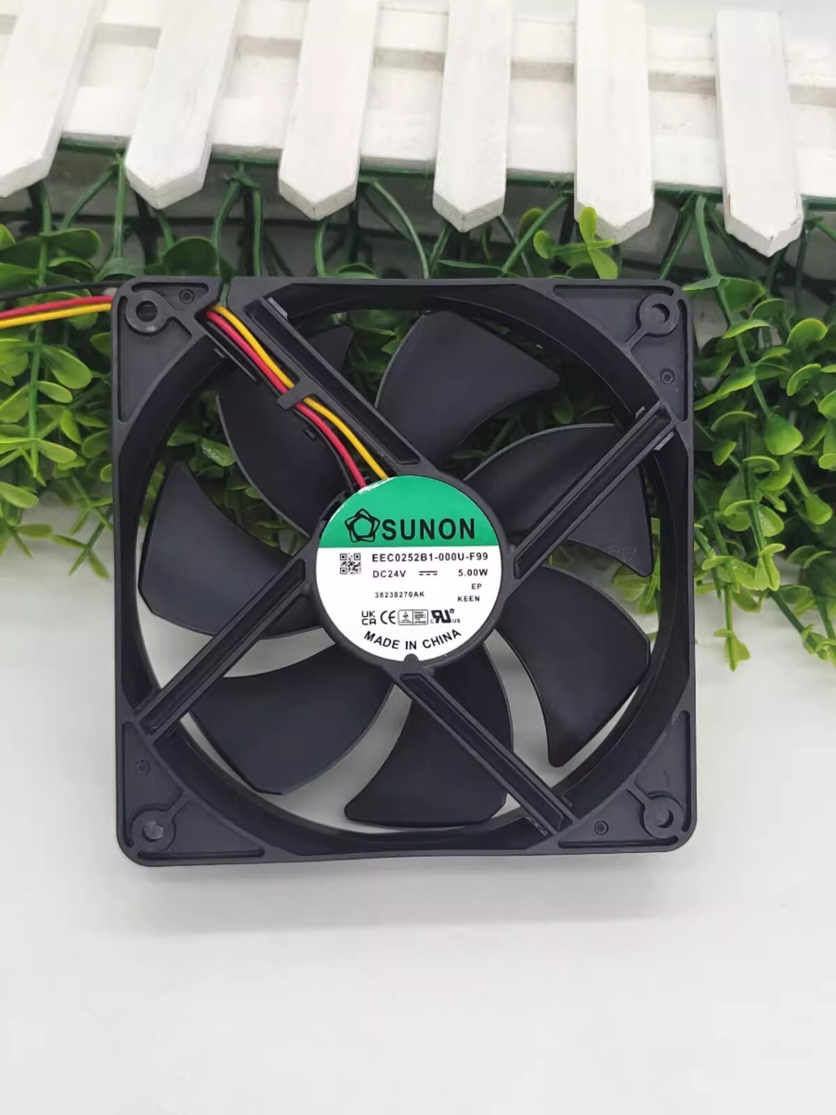 SUNON EEC0252B1-000U-F99 12025 DC24V 5W 3-Wire Cooling Fan