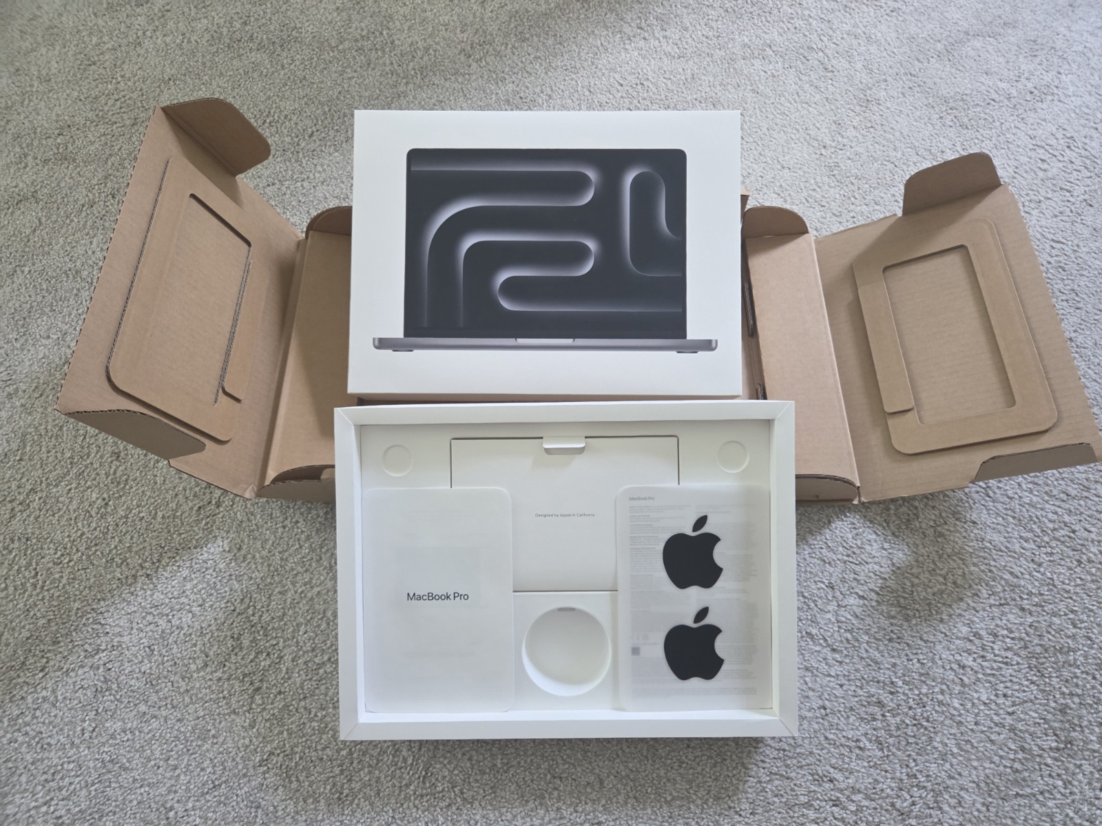 Original Apple MacBook Pro 14" A2918 Box 16GB 512GB w/ Inserts & Shipping Box