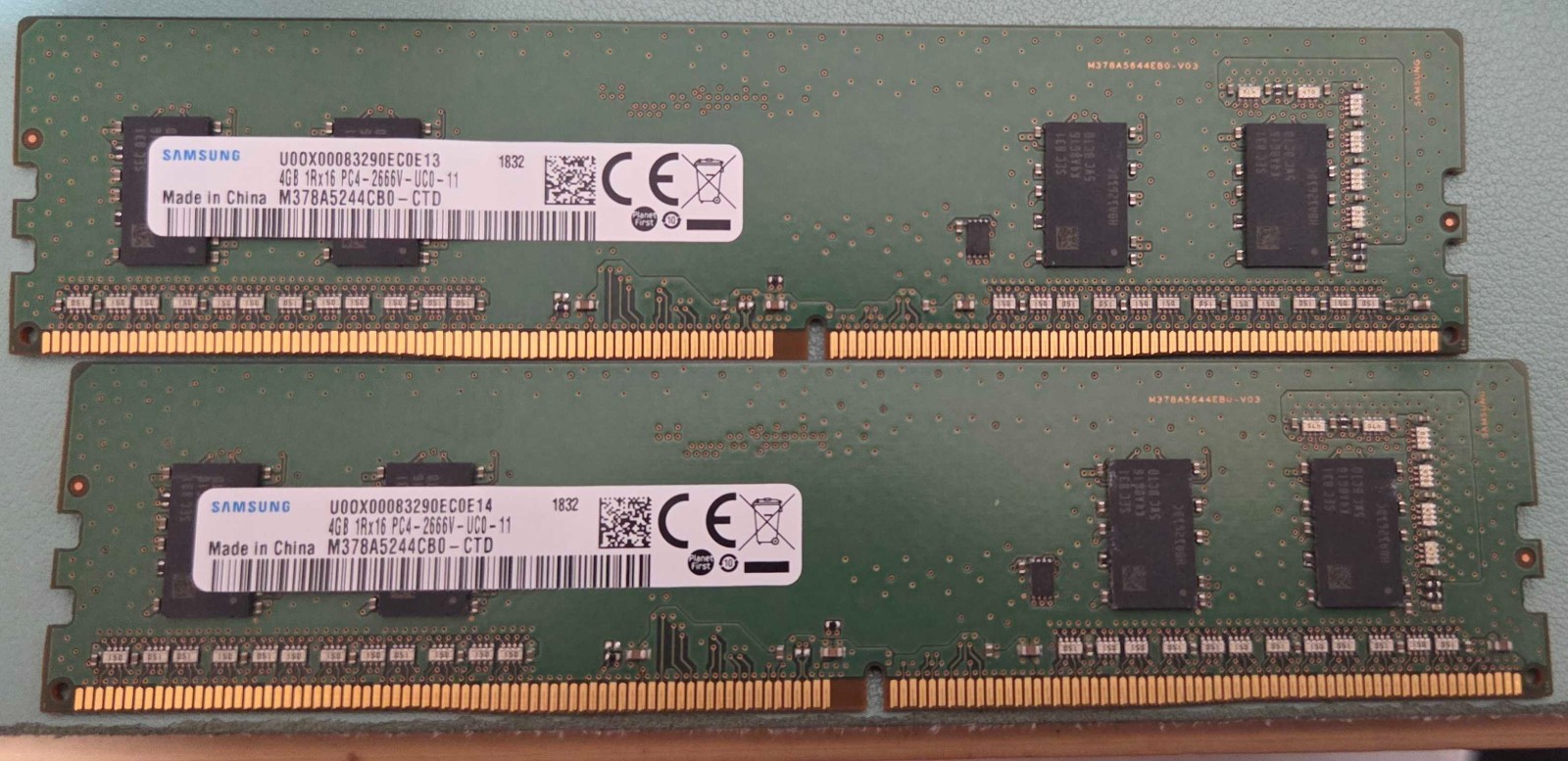 2 Sticks of 4GB DDR4 2666MHz from Samsung with a form factor of SO-DIMM