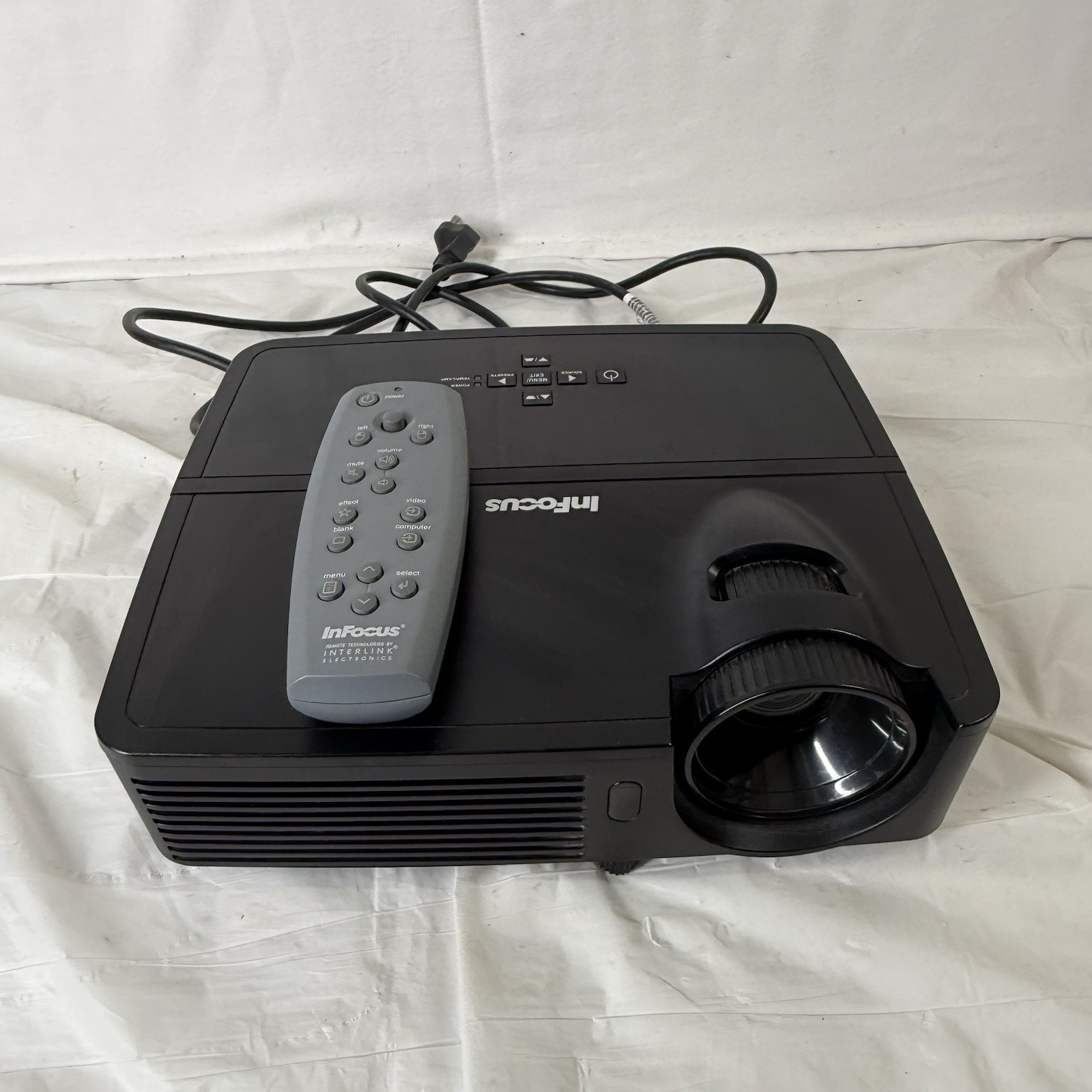 E1 InFocus IN2126 DLP Home Cinema Projector - HDMI - Tested